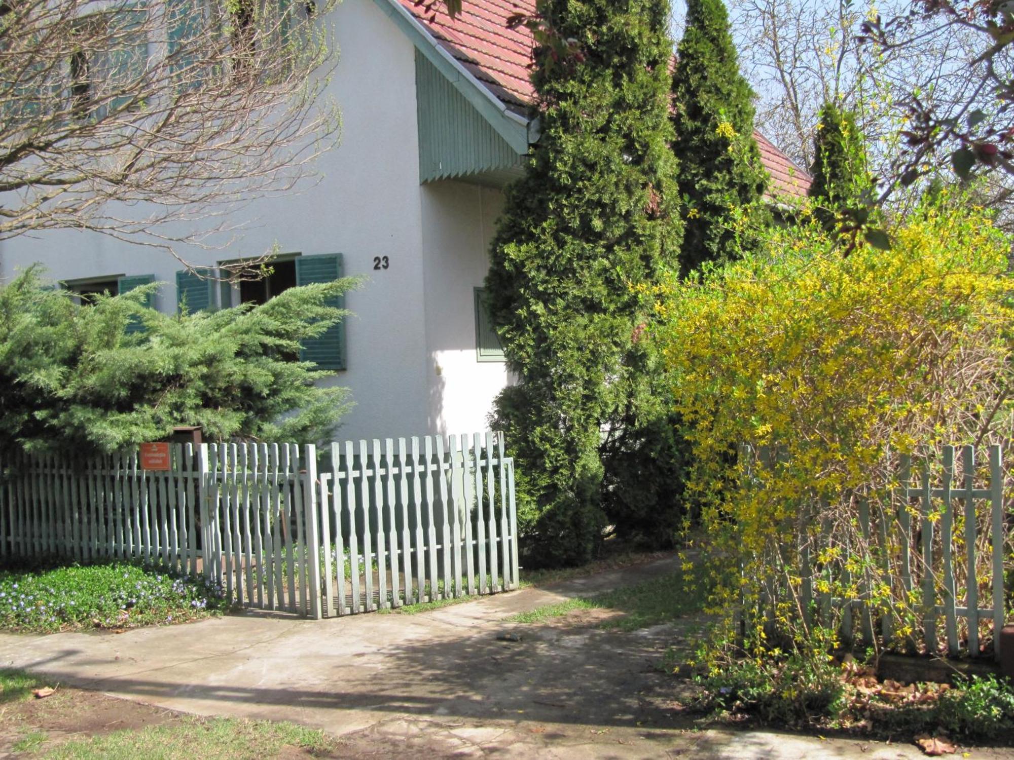 Babarczi Ueduelohaz Apartment Kiskunmajsa Luaran gambar